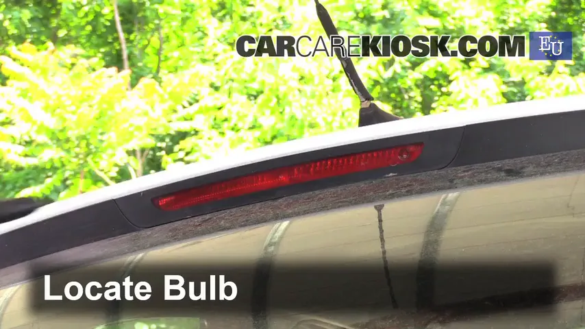 2004 Citroen C3 SX 1.4L 4 Cyl. Turbo Diesel Éclairage Feu de freinage central (remplacer l'ampoule)